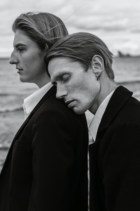 黑白情侣装情侣写真图片